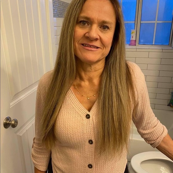 Meet your Posher, Misty - Picture 2 of 2